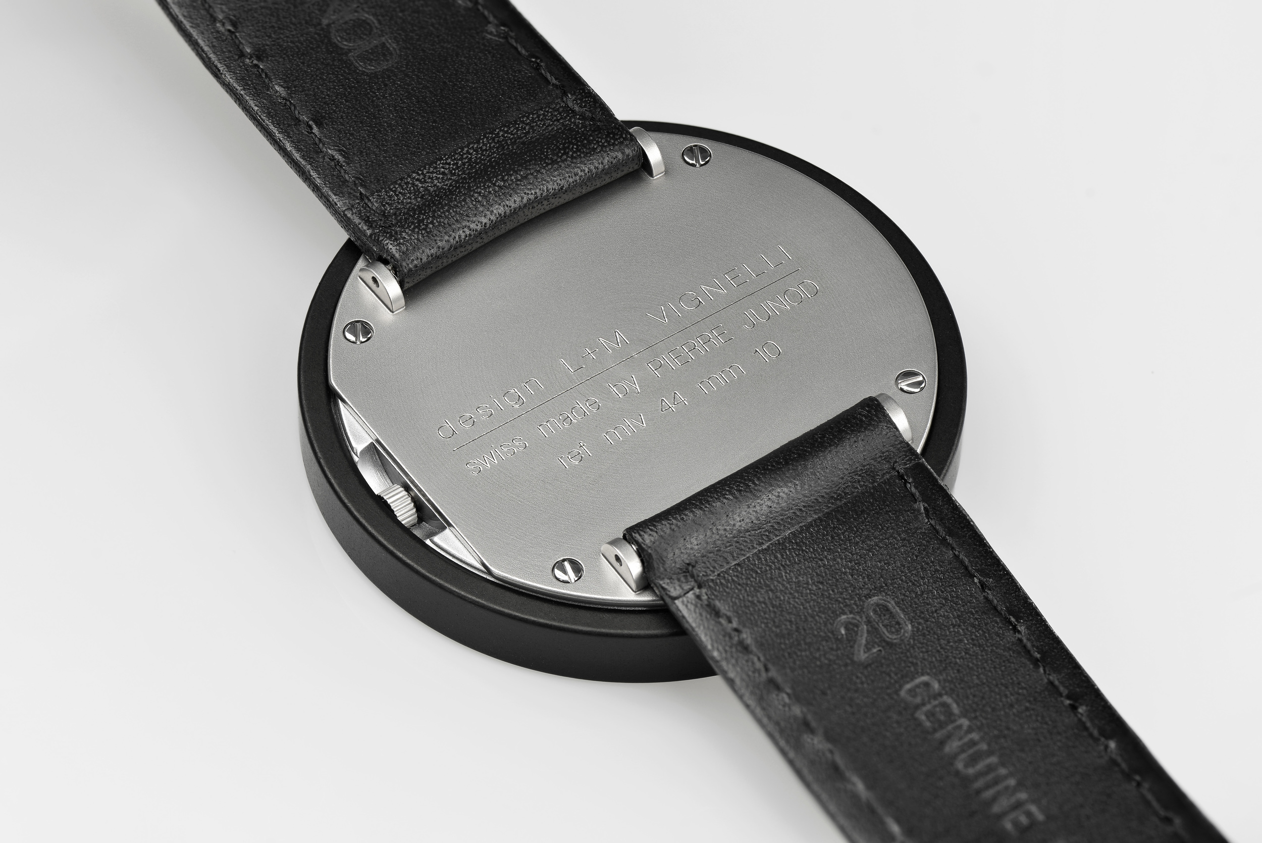 Junod-Vignelli 44mm blk ring back.jpg