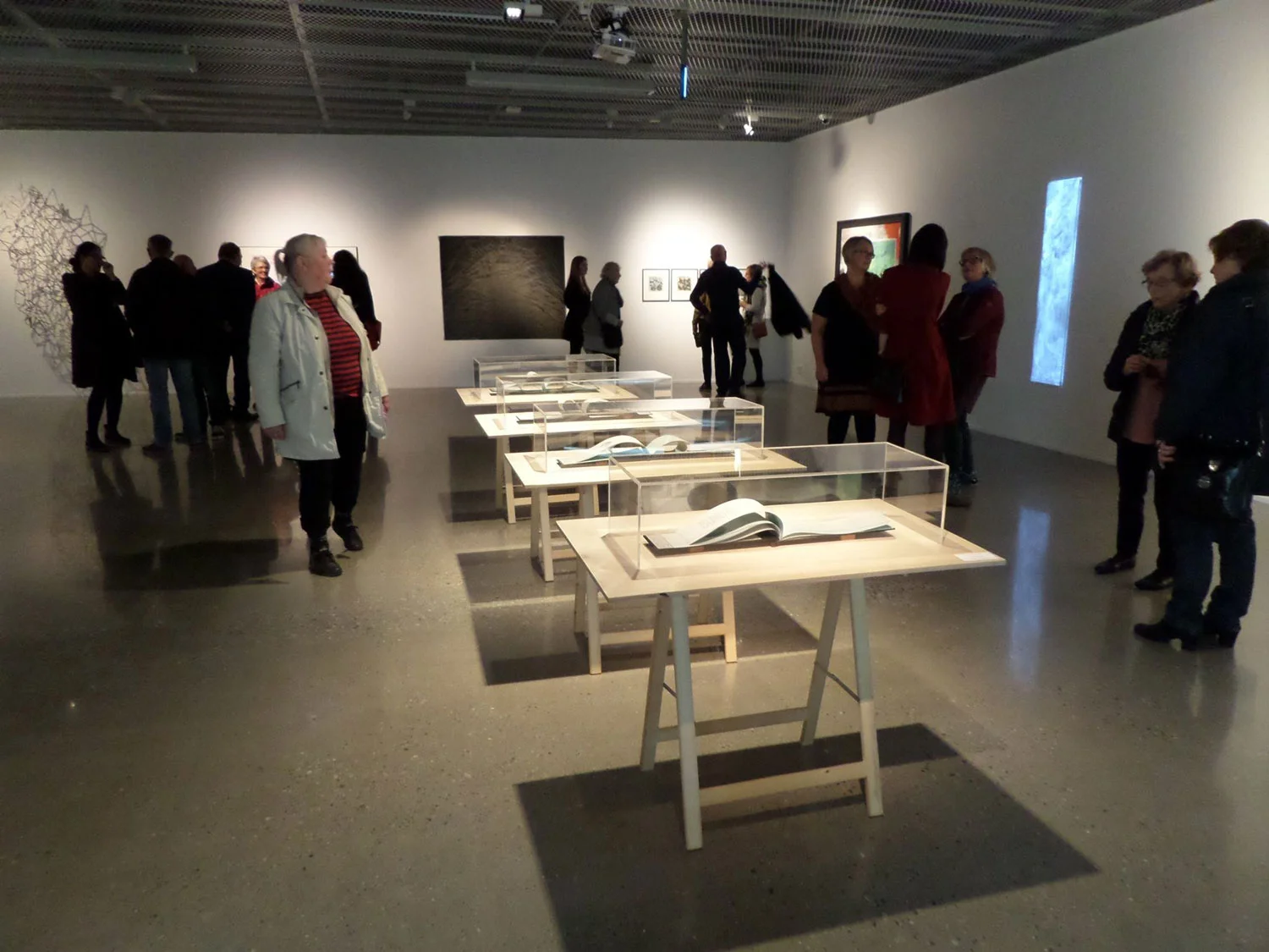 "24.01.2010" (2013) bookinstallation, Artists' Book, bookbinding, letterpress and mokuhanga (Japanese woodblock printing)