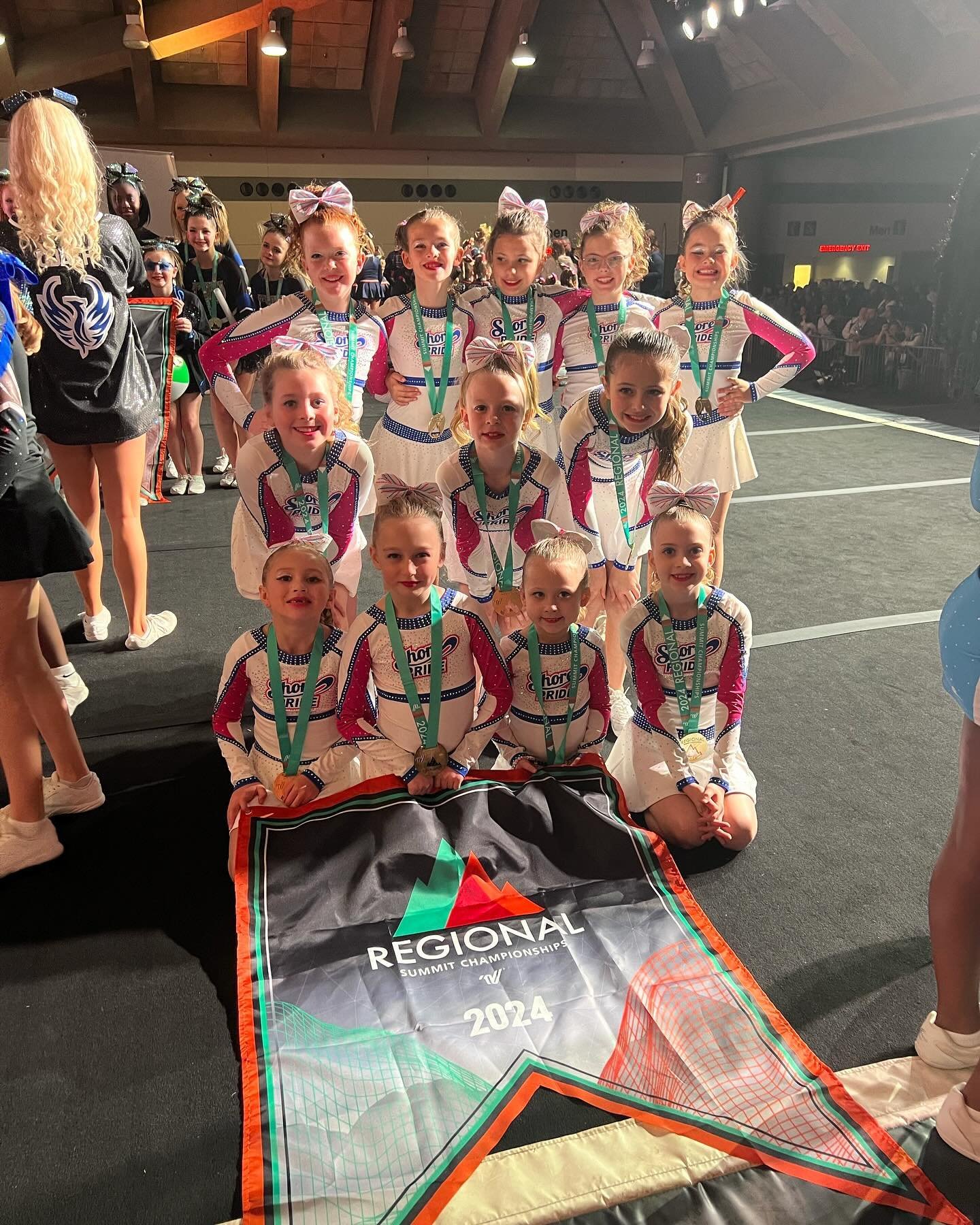Congratulations to Shine on their highest score of the season!! They hit a beautiful hit zero routine and tied for 4th place! They have one competition left for season 9🩷💙
.
.
.
#shoreprideallstars #shorepridestrong #shoreproud #smallgymstrong #che