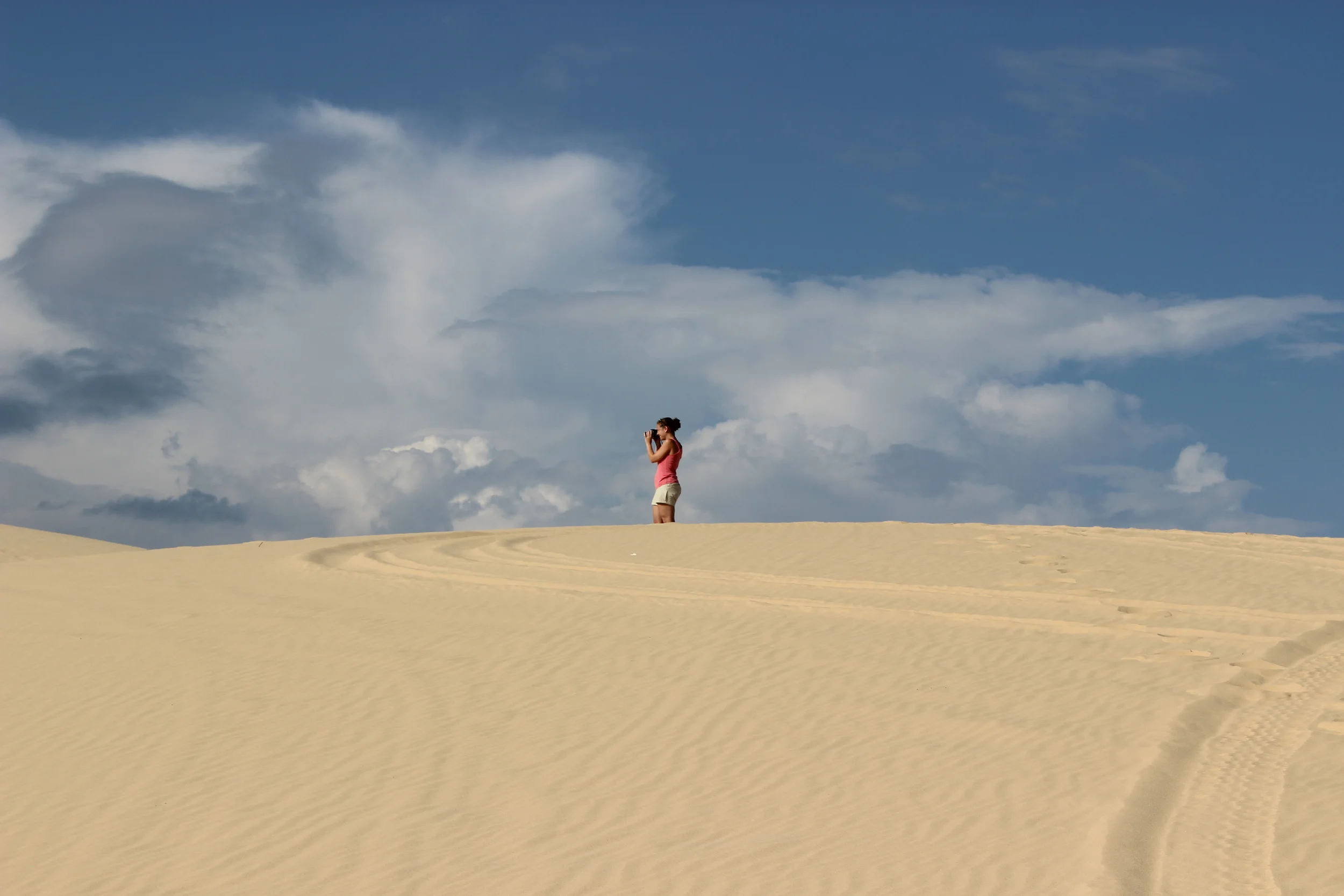 sand dunes in Mui Ne, Vietnam 2.JPG
