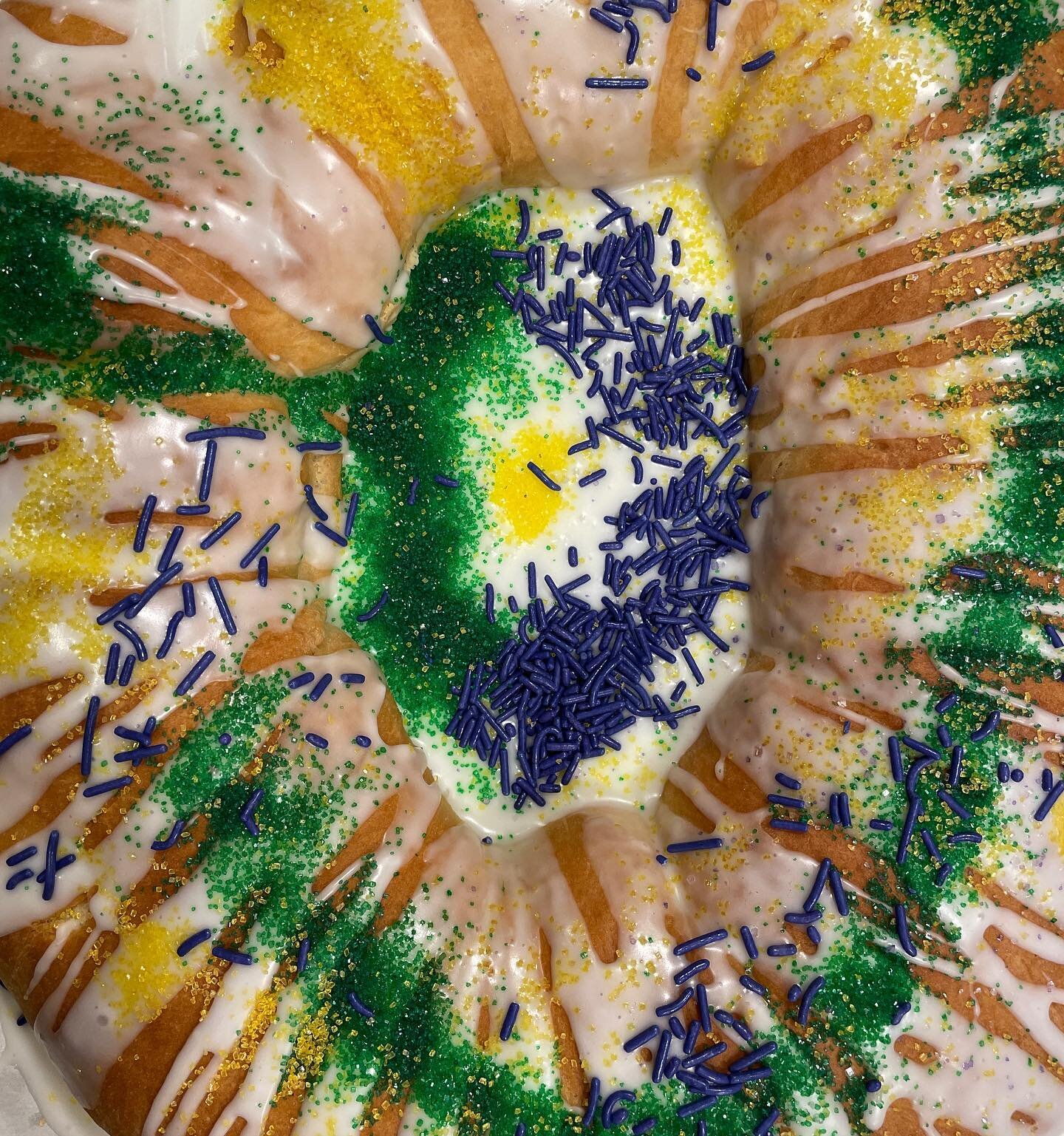 My boys made #kingcake for #mardigras and it is delicious. Who&rsquo;s ready to celebrate in #nola next year? 

#yum #vacation #trip #travel #tzelltravels @tzelltravel