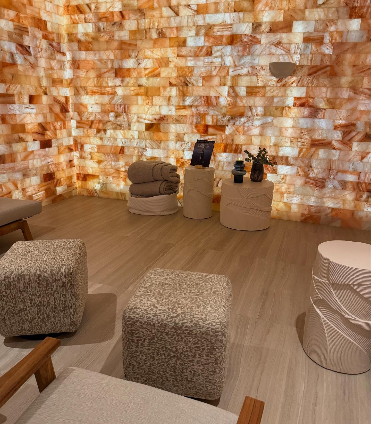 Feeling salty 😎
Answering emails is much less stressful when done in a relaxing environment like the salt room at the #spa @pendrynatirar
After a hard-hat tour last year I was so excited to see the finished product!
This beautiful property is a