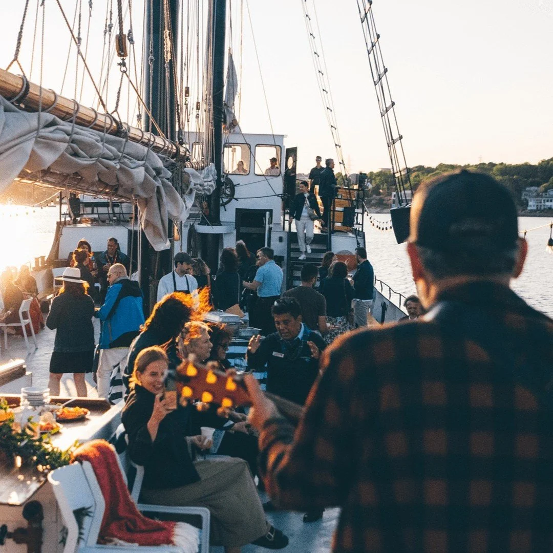 In Canada, culture is something you feel. 

From coast to coast to coast, every region expresses its identity through music, art, language, and lived tradition.

Experience a Canada rich in story, spirit, and creative expression.

#ExploreCanada #Vir