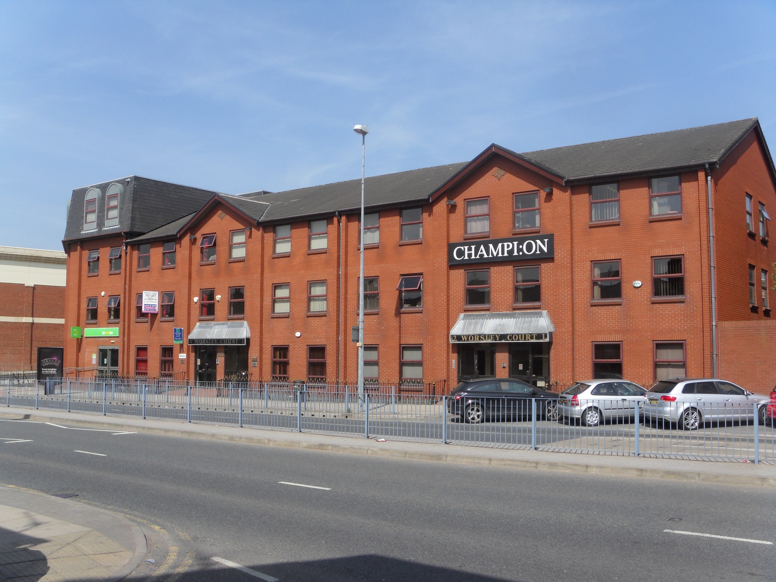   1,000 sq ft Offices To Let   Walkden, Worsley near Manchester 