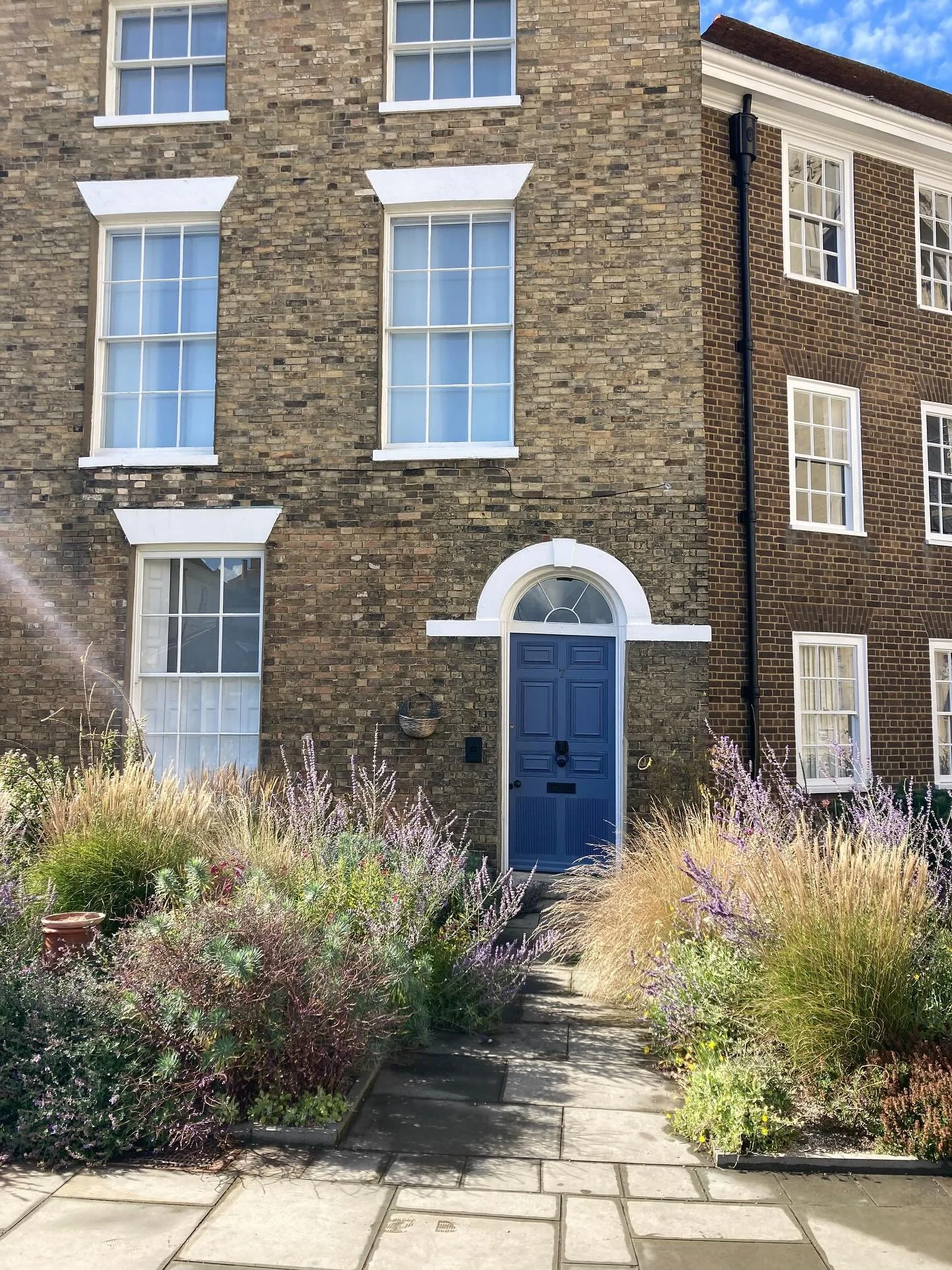 September in the Cathedral Gardens. Swipe for all the blooms! 😍

#canterburycathedralgardens