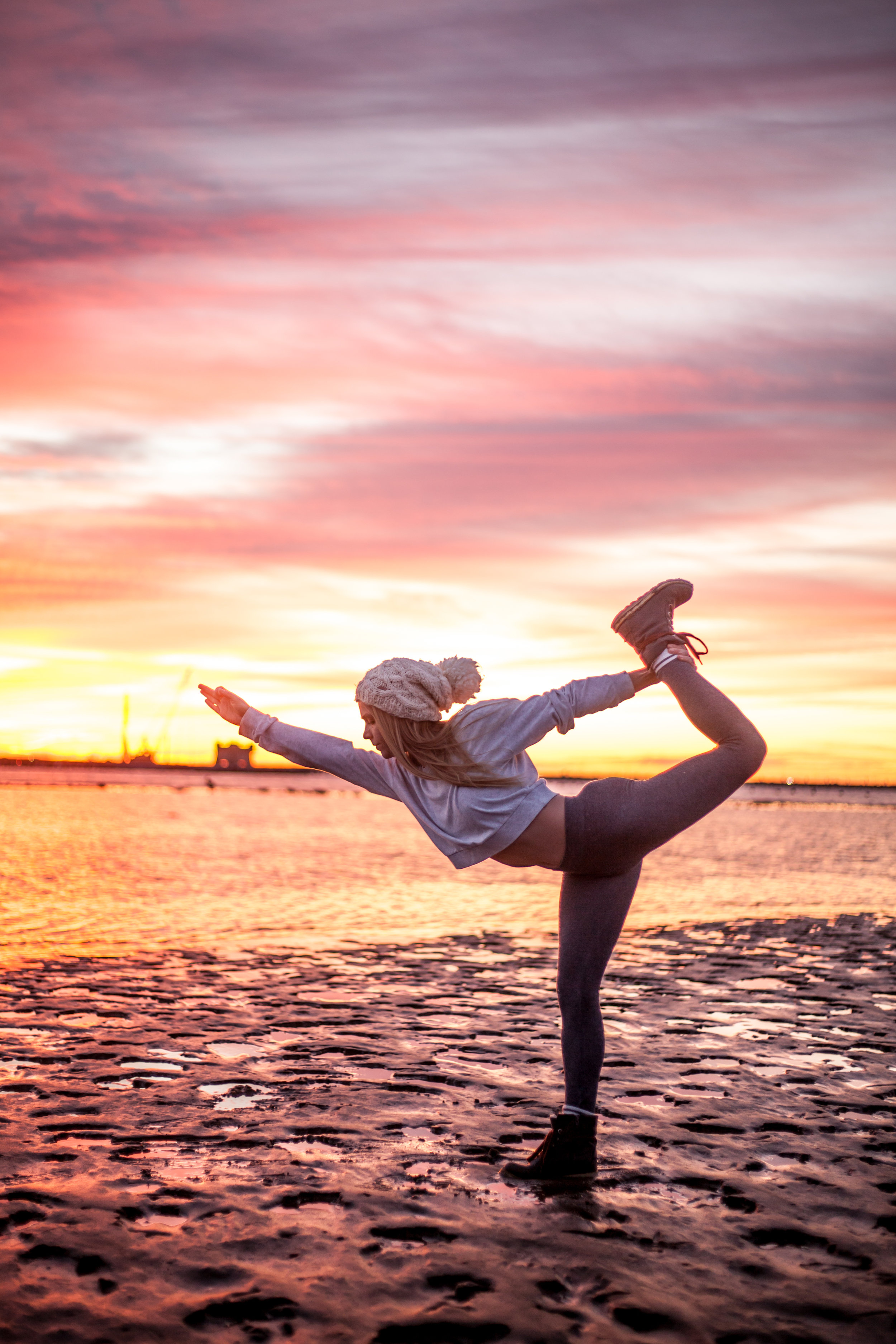 Megan - Sunrise Yoga-018.jpg