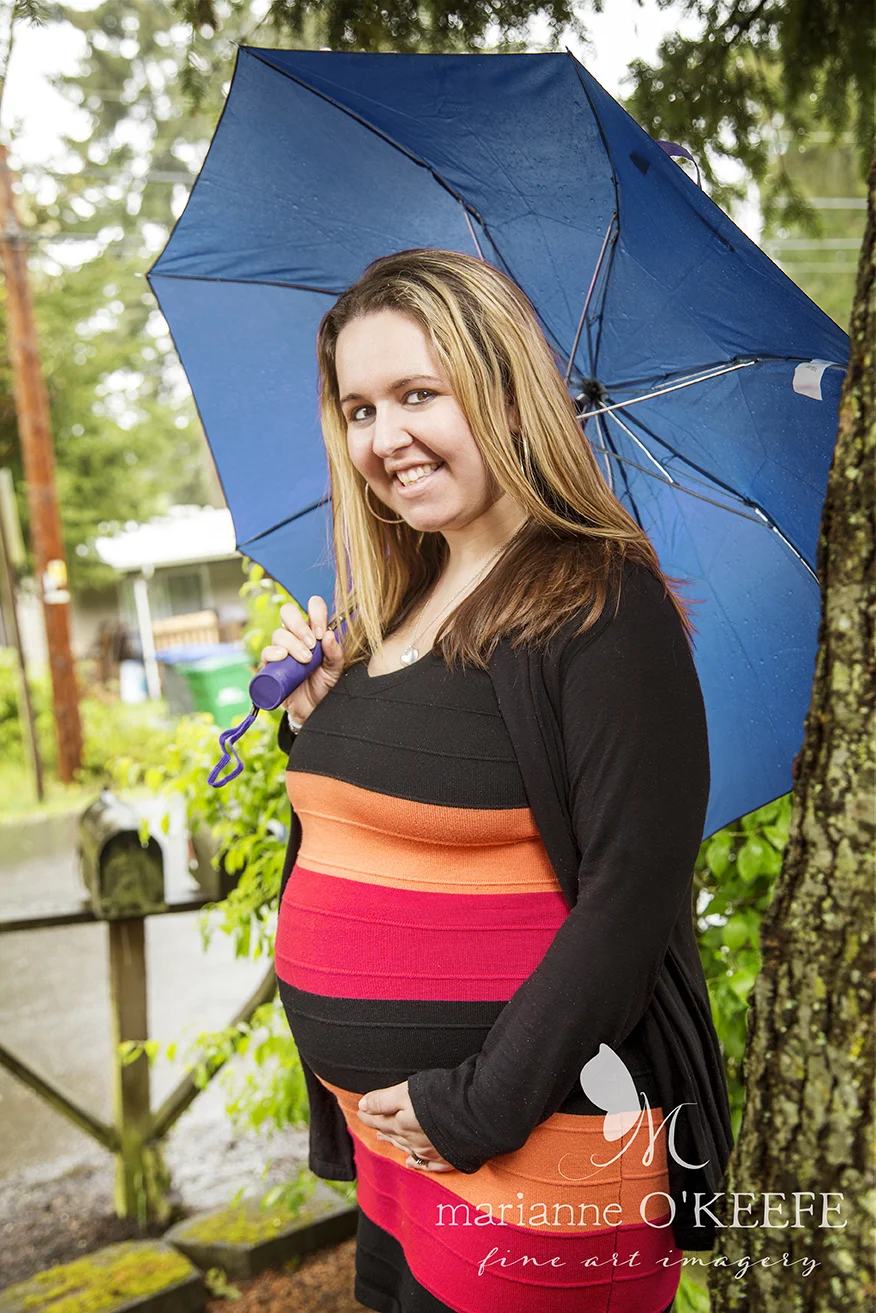 5AliciaMaternity7_umbrella.jpg