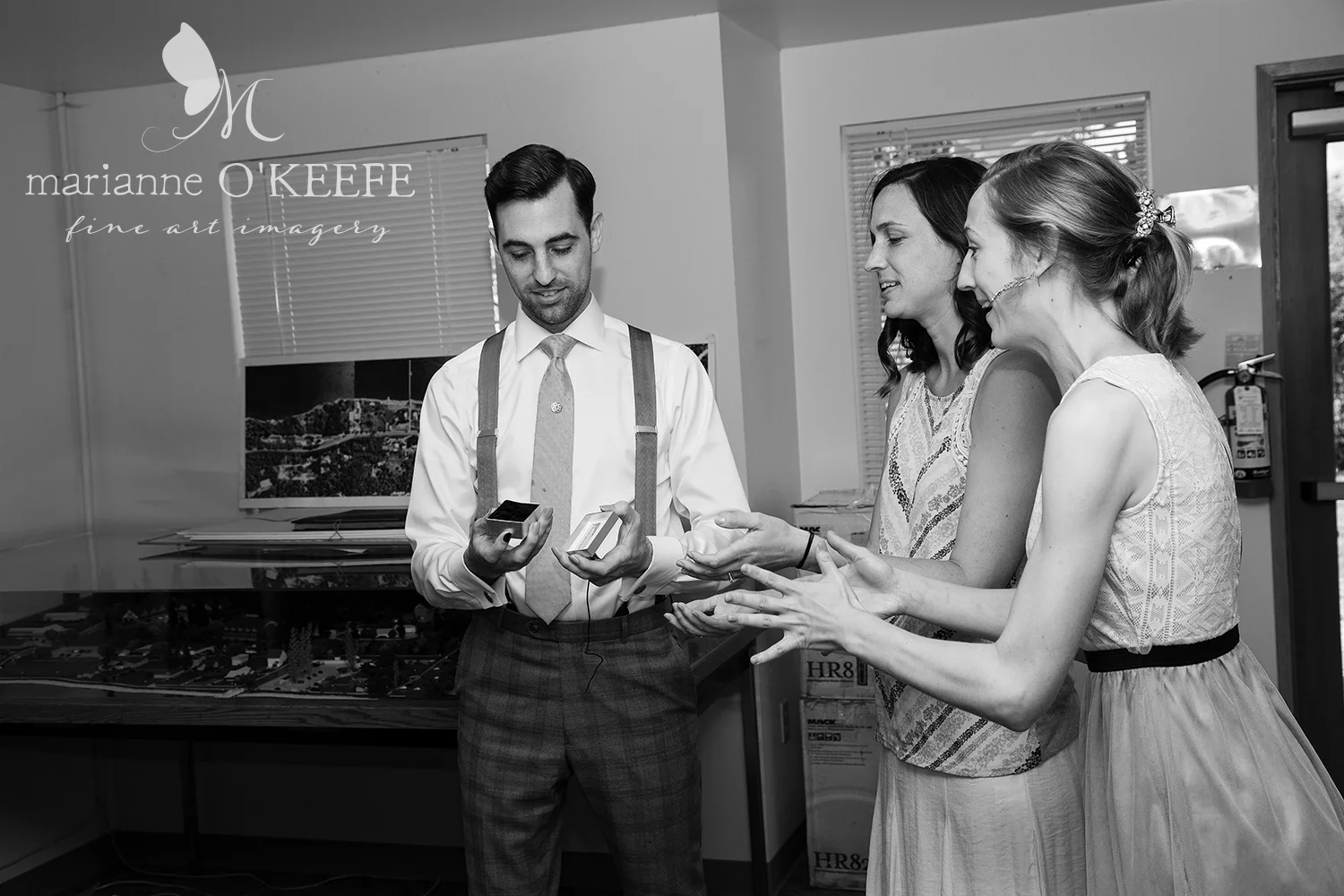 D&WReception22_gifts_b&w_web.jpg