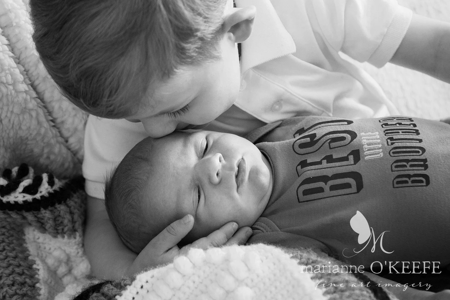 XavierNewborn7_b&w_crop_web.jpg