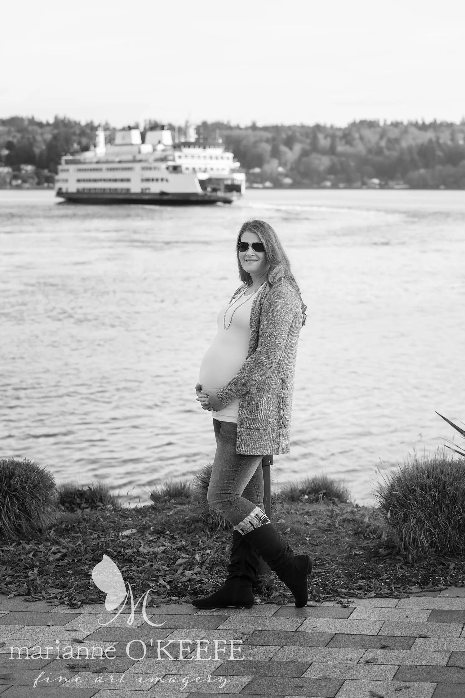 MelissaMaternity3_b&w_web.jpg