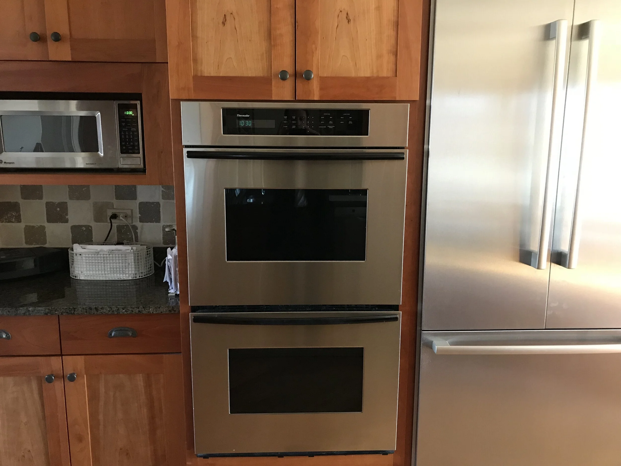 Professional Stainless Steel Appliances Bosch Thermador Refrigerator Freezer Double Wall Ovens Cooktop