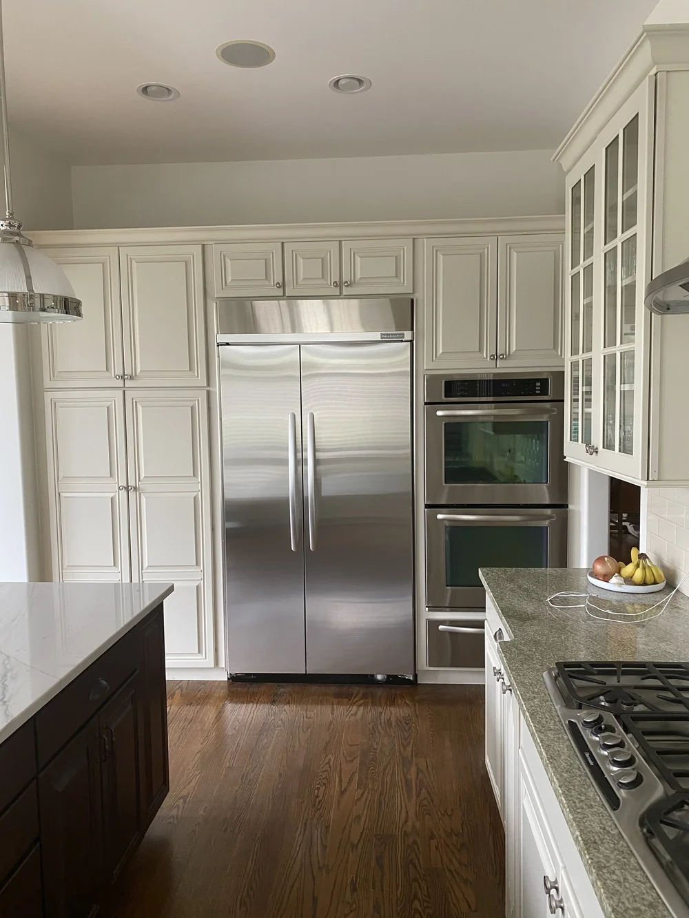 Kitchen White Cabinets Stainless Appliances: Timeless Elegance