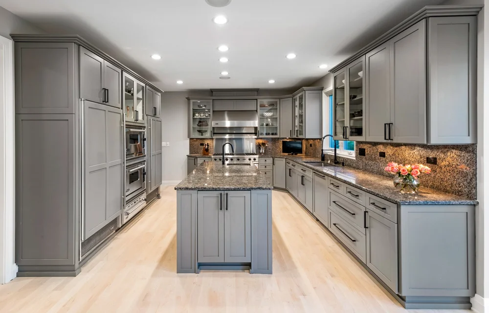Gray Kitchen Cabinets With Stainless Steel Appliances: Modern Elegance