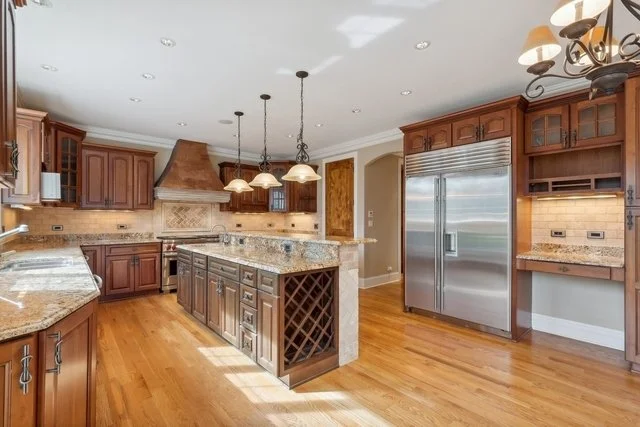 FLASH SALE Custom HUGE Wood Kitchen Cabinets Butlers Pantry Island Desk Granite MORE — Little Green Kitchens