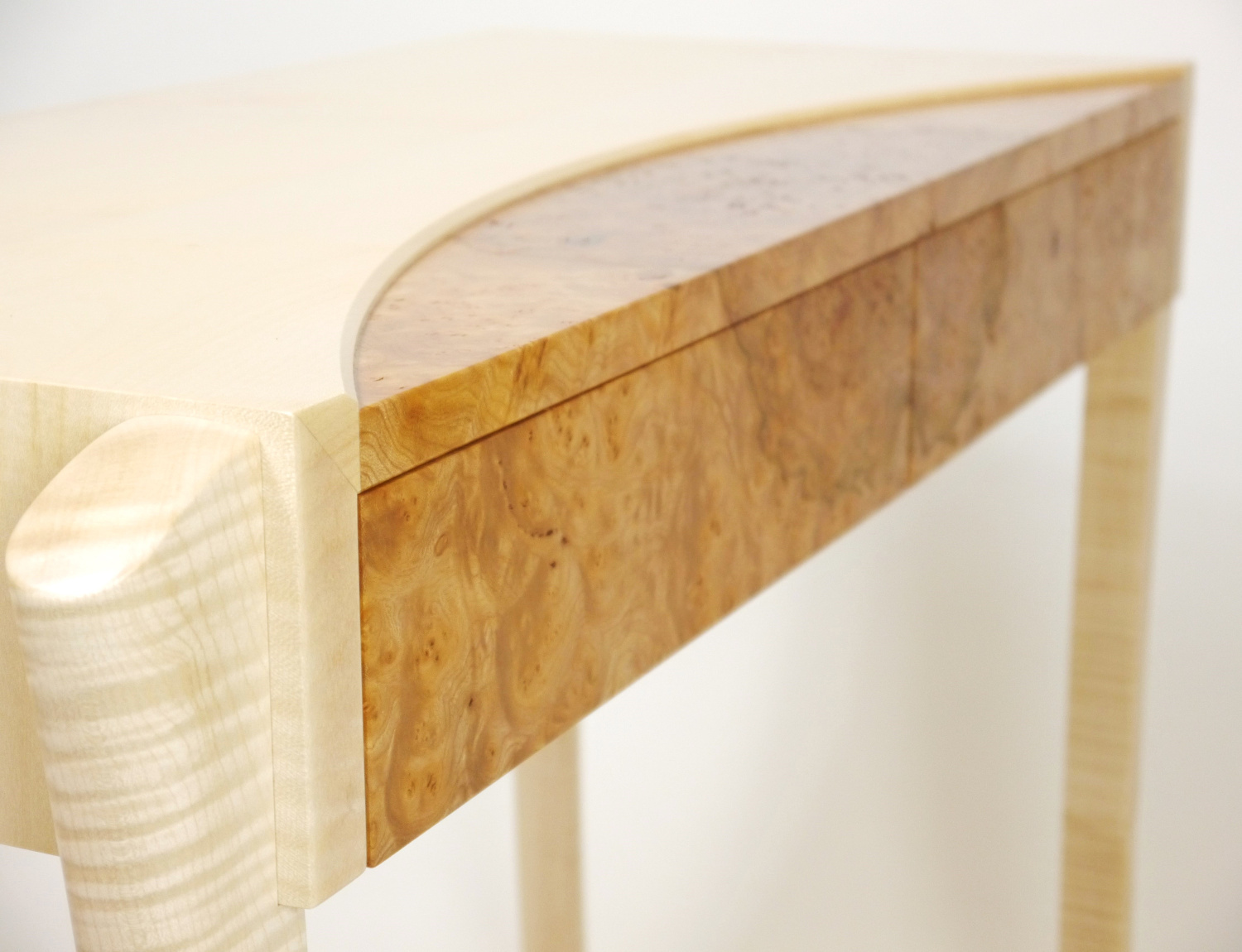 The Edinburgh Dressing Table 2.JPG