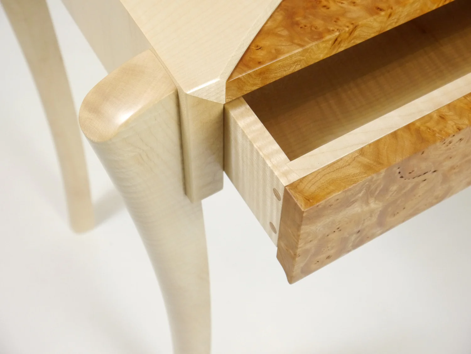 The Edinburgh Dressing Table 3.JPG