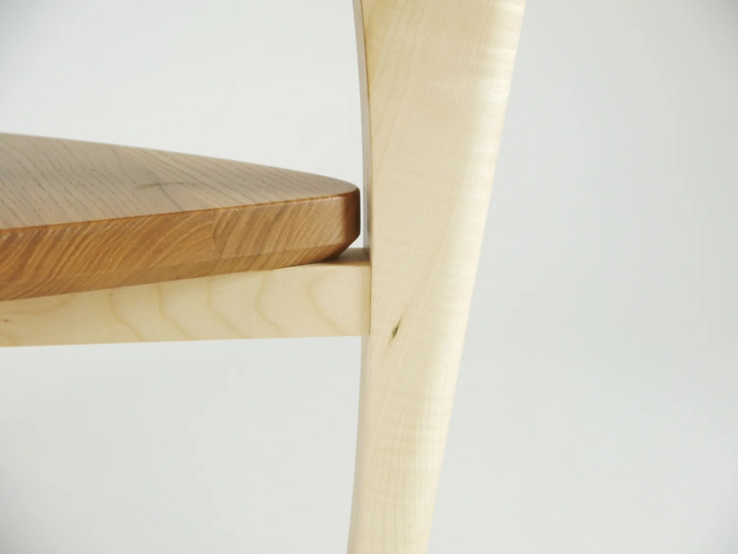 Tripod TV Table 4.JPG