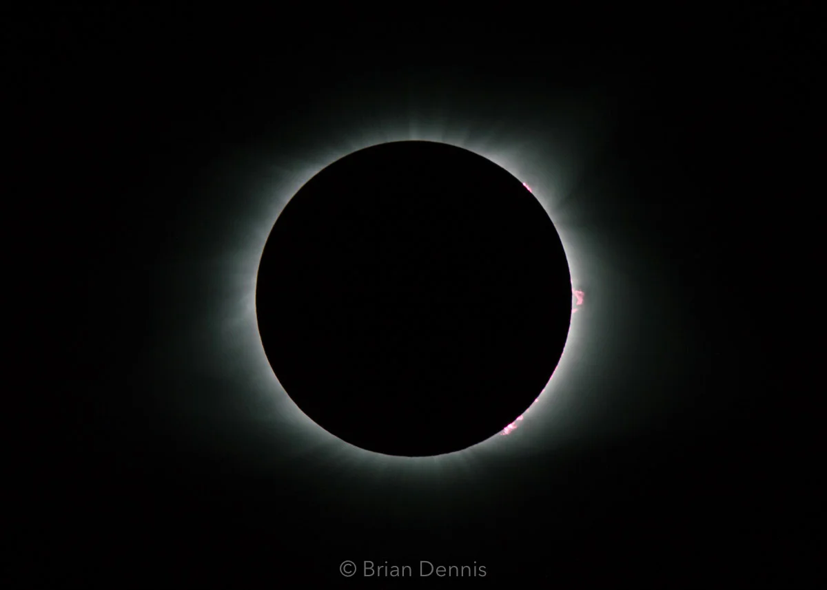 solar_eclipse_2017_TN_solarflare.jpg