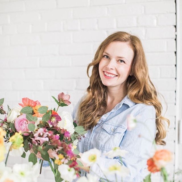 It&rsquo;s my Birthday Today 😱 🤗 ⠀
So I&rsquo;m gonna brag and say April birthdays are the Best because spring in the South is heaven on earth (minus the pollen, naturally). ⠀
Wanna join me at the flower party? Spring floral workshops coming at the
