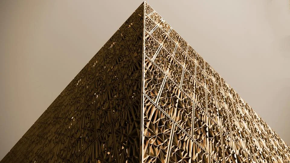 The exquisite filigree cladding on the museum exterior pays homage to the craftsmanship of early African-American ironworkers in Savannah and New Orleans. Photographed by Simba Mafundikwa .
