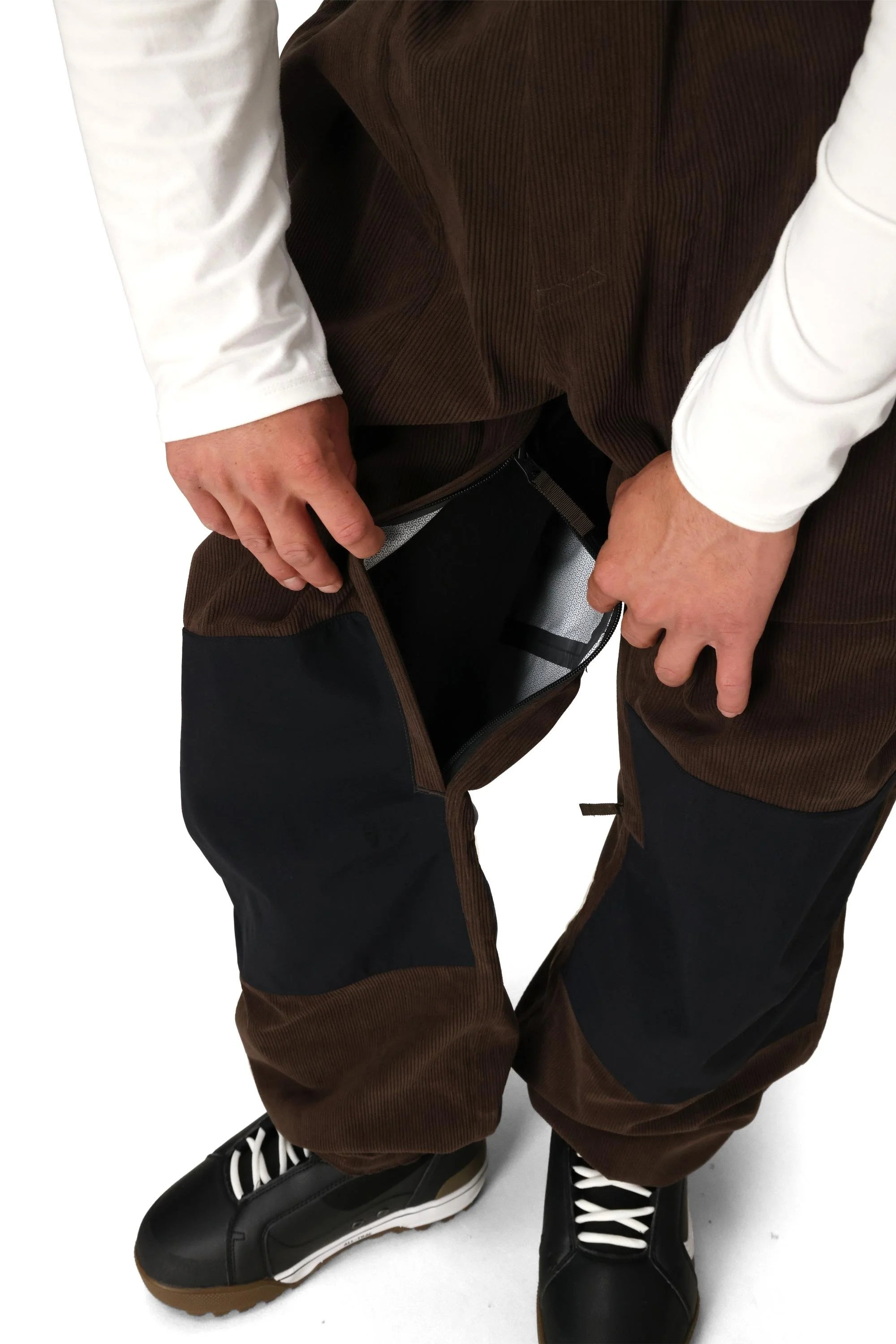 2000X3000_WHT_MENS 2.5L GHOST PANT_M3WN223_CBCD_06.jpg