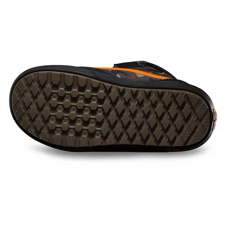 vans snowboard boots camo