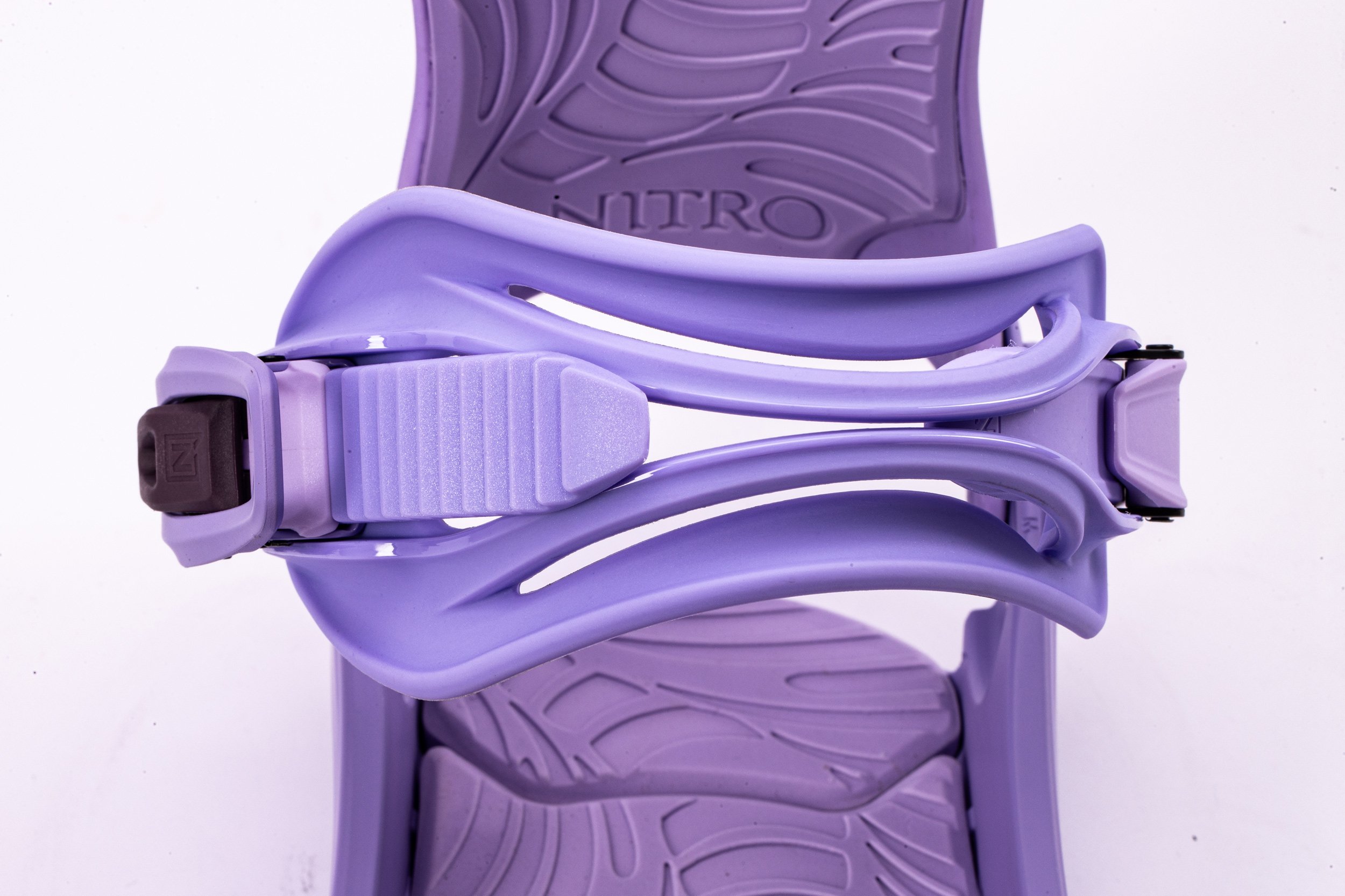 12BG21012-104_Cosmic-Womens-Bindings_Lavender_Detail-6.jpg
