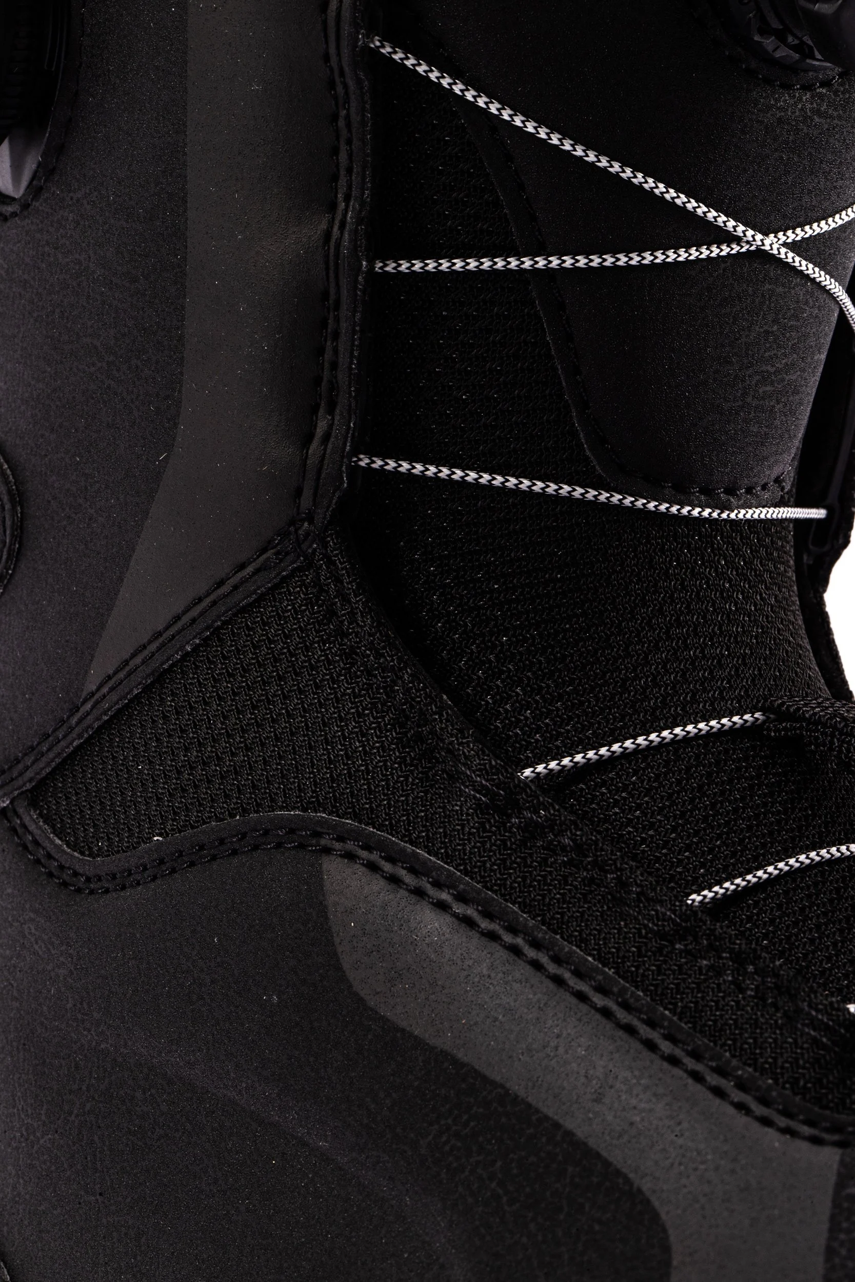 13BT21025-101_Scala-BOA-Womens-Boots_Black_Detail-4.jpg