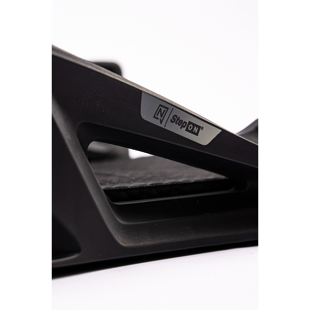 2027 nitro step on black 9.png