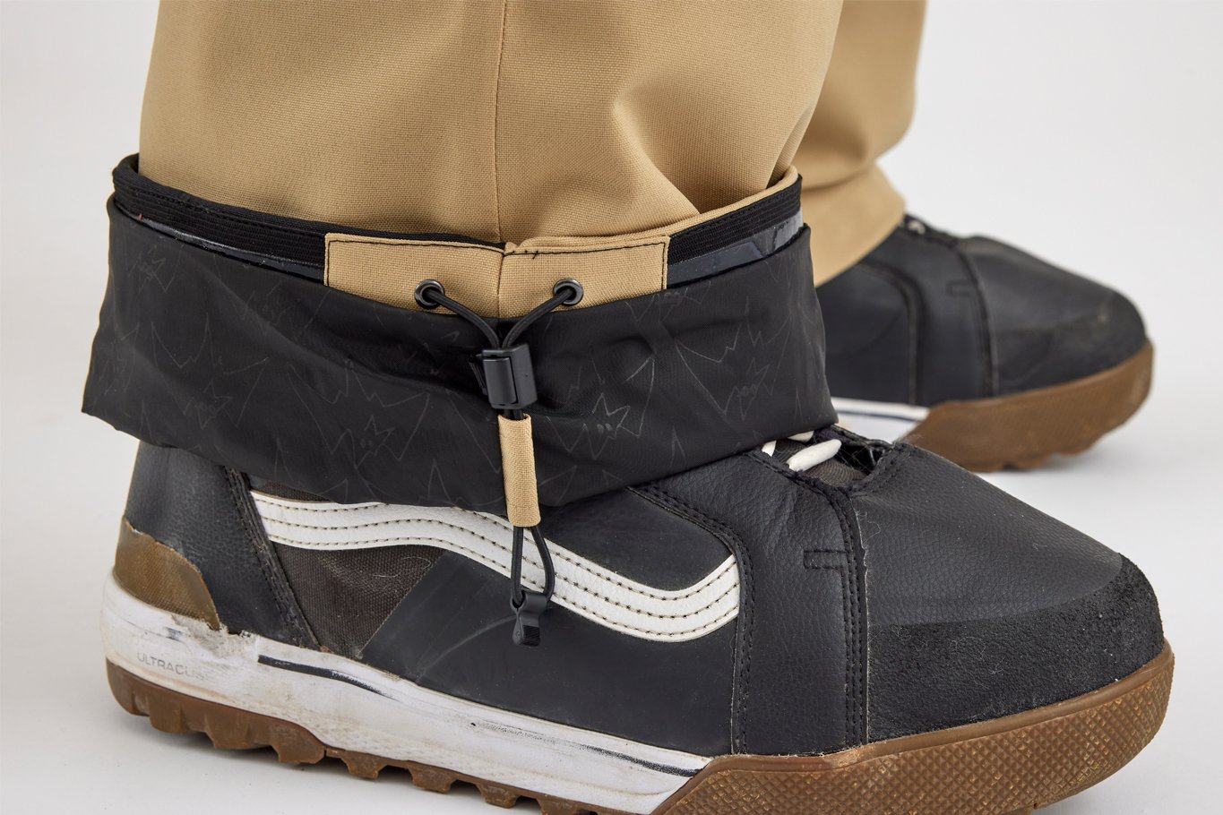 STRETCH_KRILL_BIB_DETAIL_2425.jpg