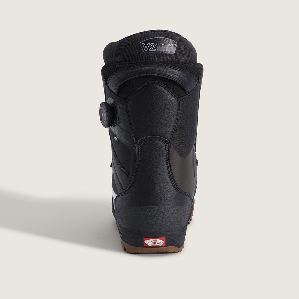 2027 vans aura pro black white 4.png