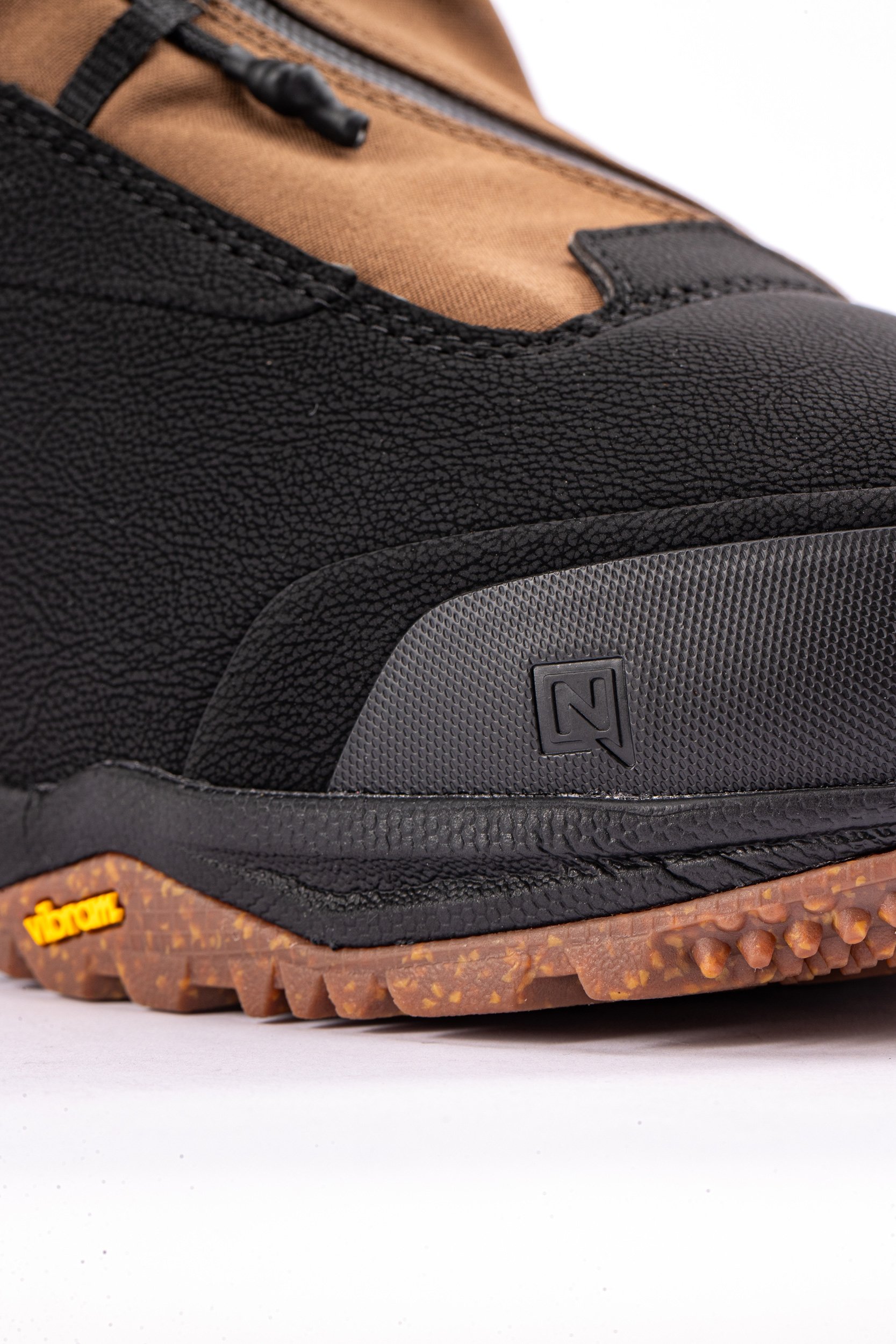 848713-005_Venture-Pro-TLS-Boots_Black-Brown_Detail-4.jpg