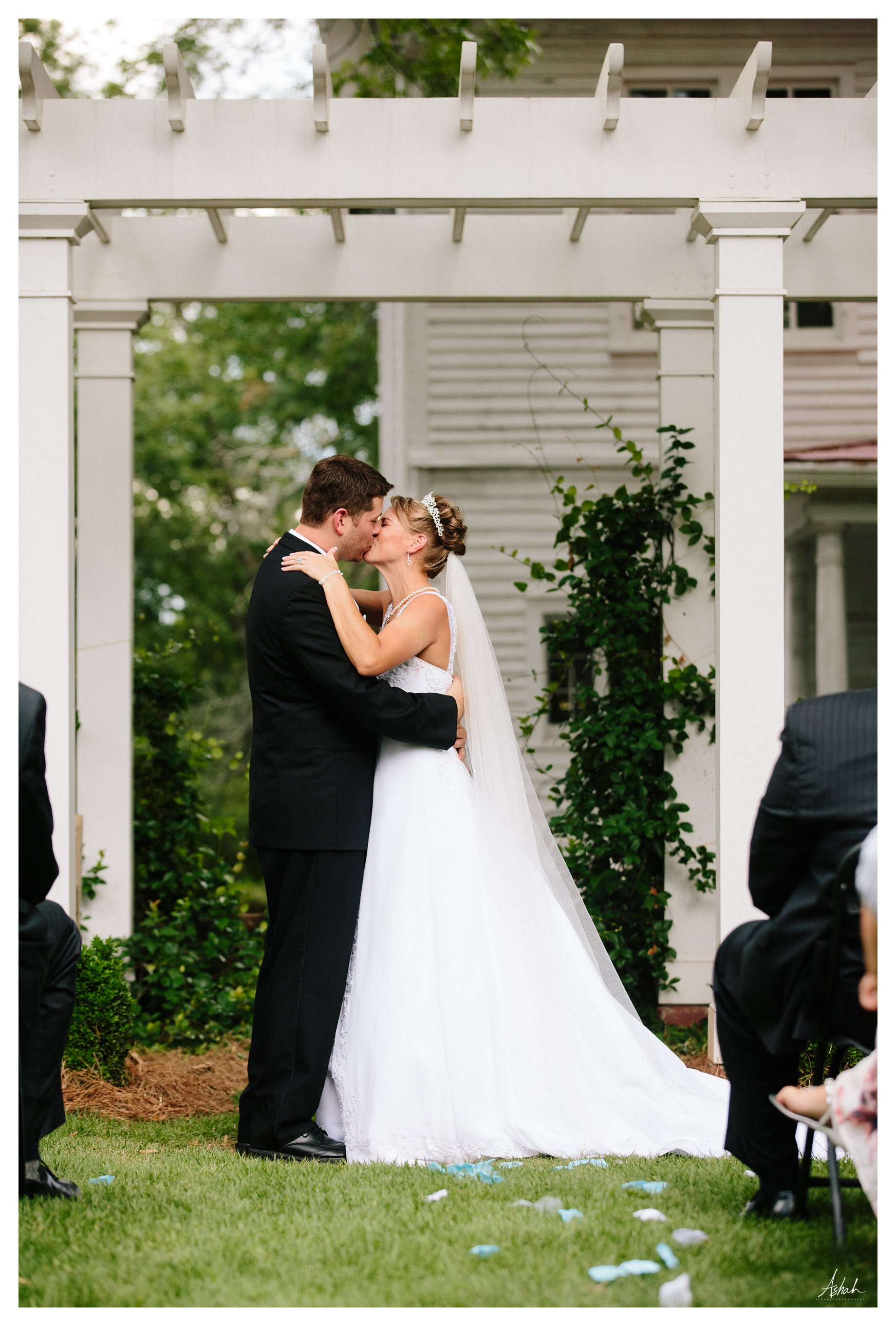 First Kiss - Middle Georgia wedding Photographer