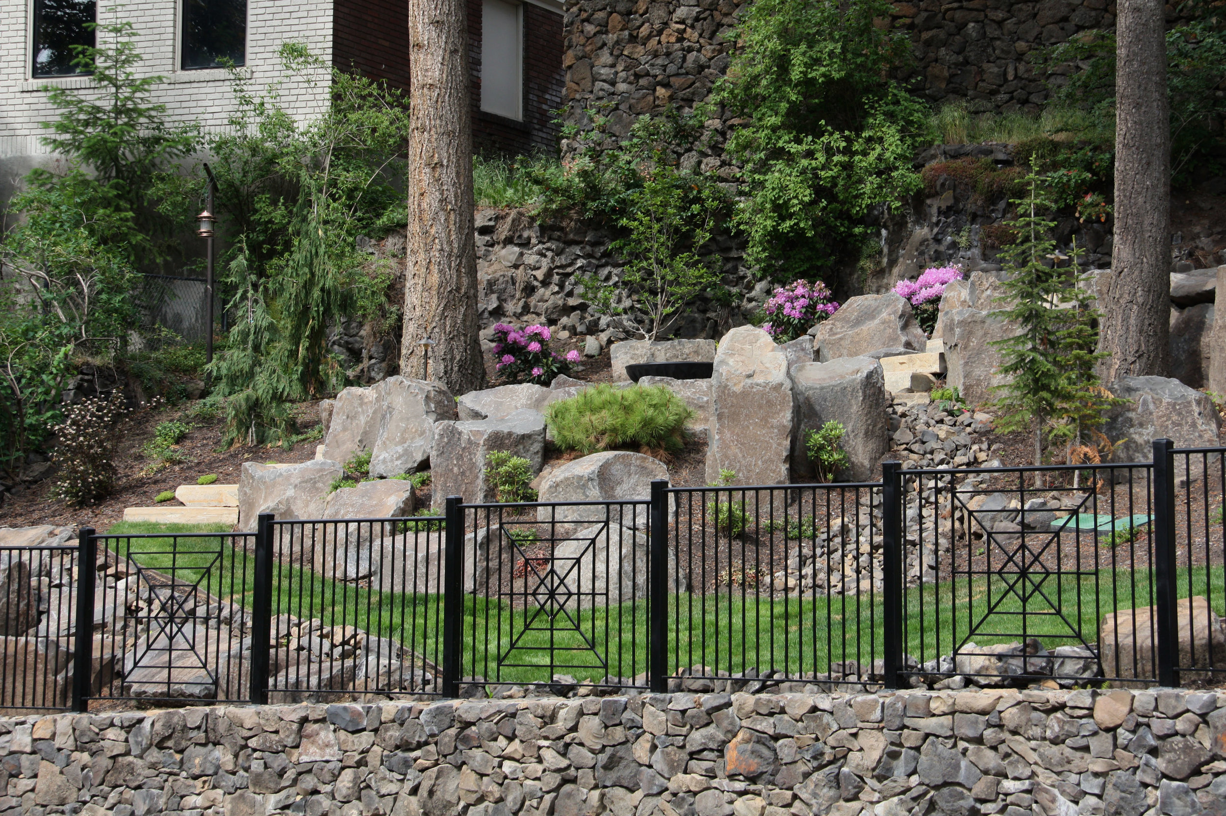 spokane boulder retaining walls