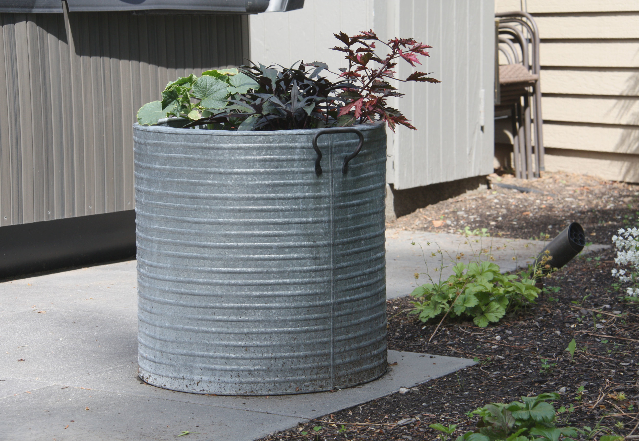 outdoor metal planter 