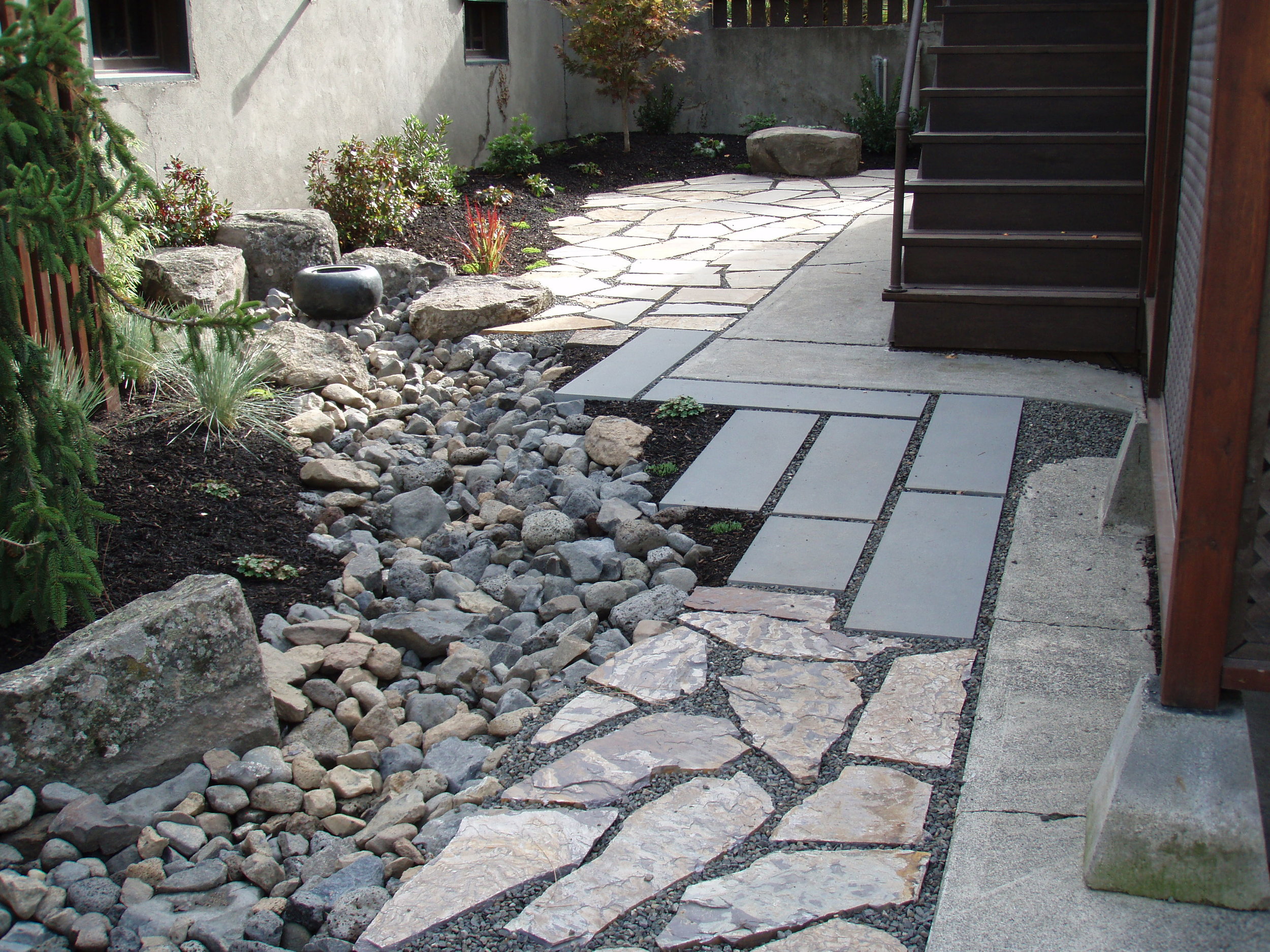 flagstone-tile-gravel-path.JPG