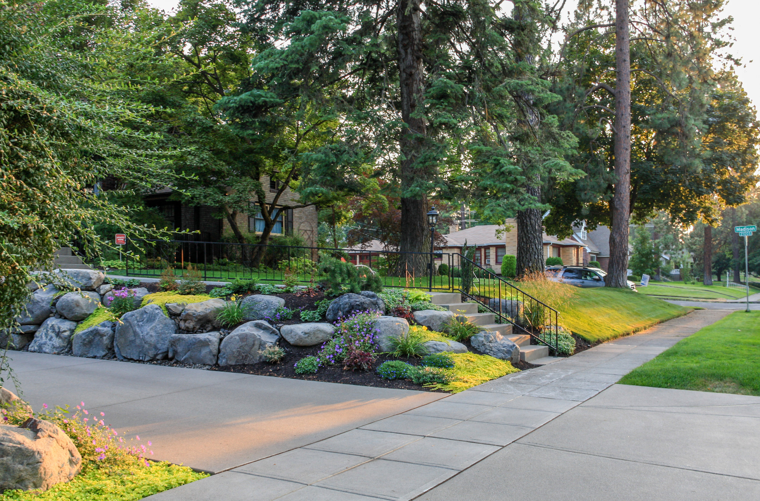 boulder retaining wall and landscaping on spokane south hill