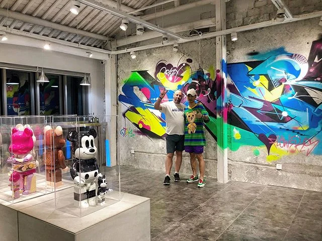 Pleasure to paint at the incredible space - cafe and gallery Crazy Flowers 
big thanks to mr Poison 💙 &amp; @dianaq99 💜
Hang Zhou China 🇨🇳 #montanacolors #mtn #waterbased #mtn94 #hangzhou #crazyflowers #painting #graffiti #art #streetart #gallery