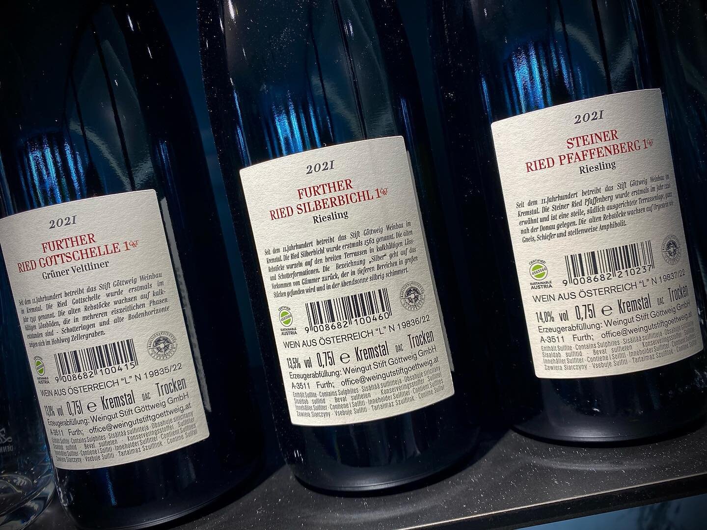 Phantastic V2021 in the bottle 🥳🍾

Get your hands on it now!!! #erstelage #oetw @oetw_traditionsweingueter 

#weingut #stiftgoettweig #goettweig #kremstal #wine #wein #austrianwine #1oetw #erstelagen #winelover #wineenthusiast