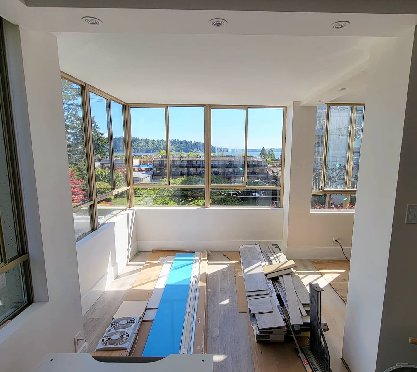 Imagine waking up and drinking your coffee with this view ☕☀️

Flooring has been installed and walls are painted in our clients' West Vancouver condo. We are getting closer to the big reveal - stay tuned!