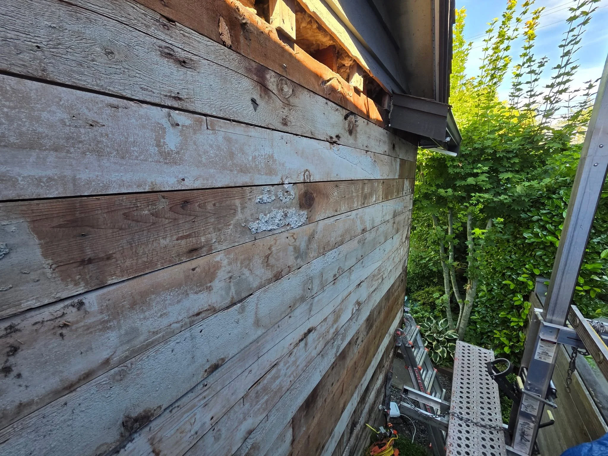 🏠🔨 Did you know?
Back in the 1980&rsquo;s, many homes were built using reclaimed lumber from concrete forming. Instead of tossing out the wood used to form foundations, builders would reuse it as exterior sheathing on houses.

It was a smart way to