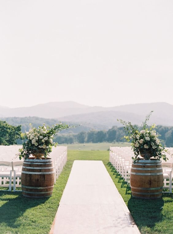 Garden Style Ceremony / Florals