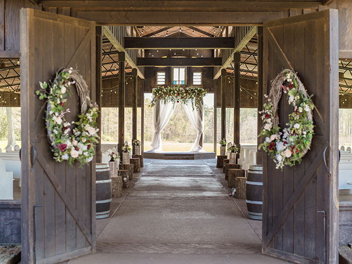 How to Plan a Rustic Barn Wedding That’s Elegant and Personal