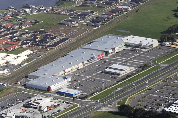 Warrnambool Homemaker Centre Located in regional Victoria, the Warrnambool Homemaker Centre is 28,500sqm of retail space leased to major bulky goods tenants.