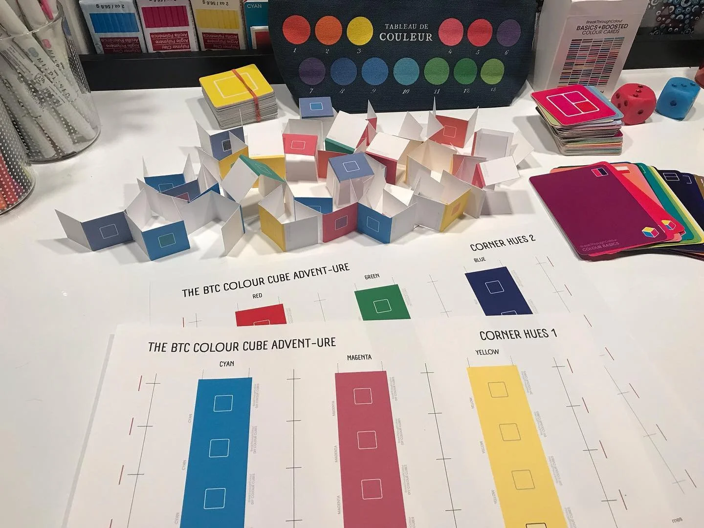 TRIM UP THE TREE&hellip;

Who needs bingle balls and whofoo fluff when you can trim up your tree with cute little Colour Cubes?

This is my actual work table right now, as I proof PDF pages and double-check all the codes and swatches on all the panel
