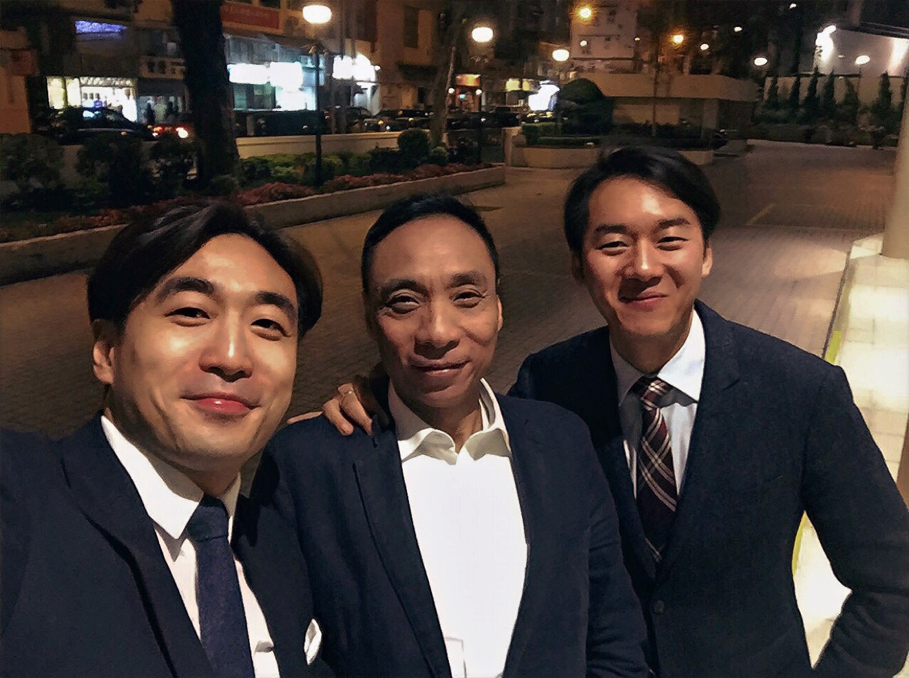 Meeting in Hong Kong December 2016 From left to right: Dr Leung, Simon and Dr Man