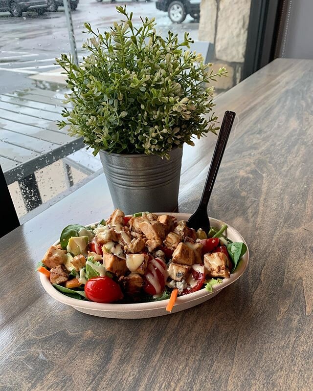 Our Kalifornia Cobb  salad is perfect for a summer day !! #kcmo #tloftkc #tloftlawrence #stateline #glutenfreefood #foodblogger#supportlocal