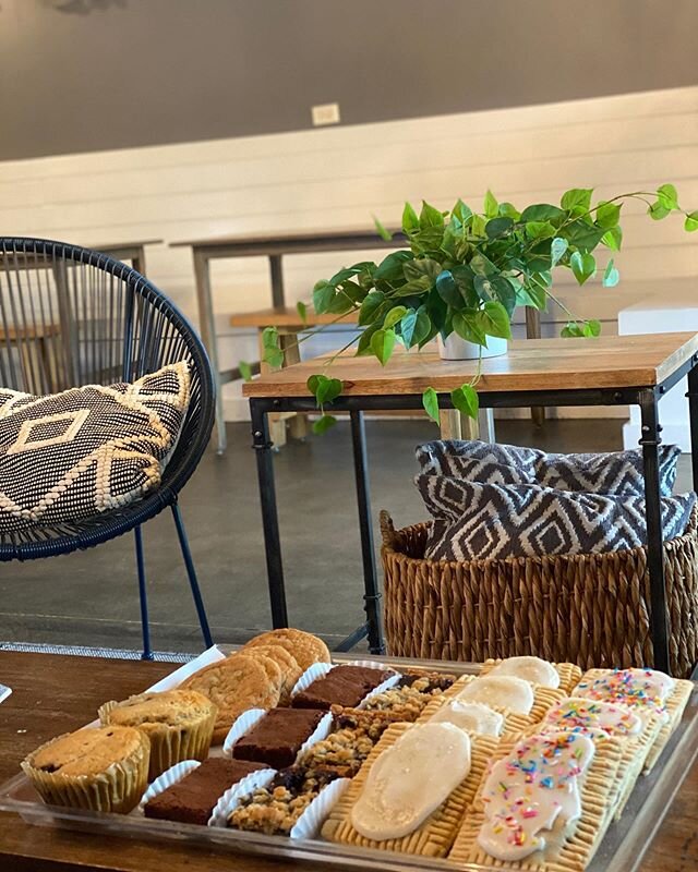 Baked goods from Emily Kate have arrived!! We have blueberry muffins, pop tarts,
chocolate chip cookies, blueberry crumble and brownies.  #emilykatesbakery #glutenfree #celiaclife #glutenfreekc #shoplocal #kcmo#stateline