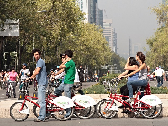 Ecobici in action - check out the smog in the background