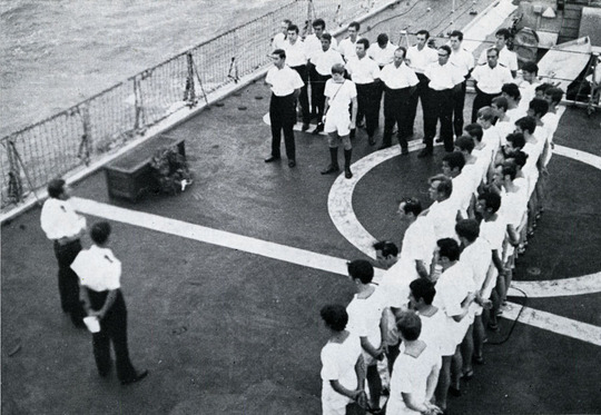 JUPITER_POW_Wreath_laying_in_Java_Sea_002_slider_big.jpg